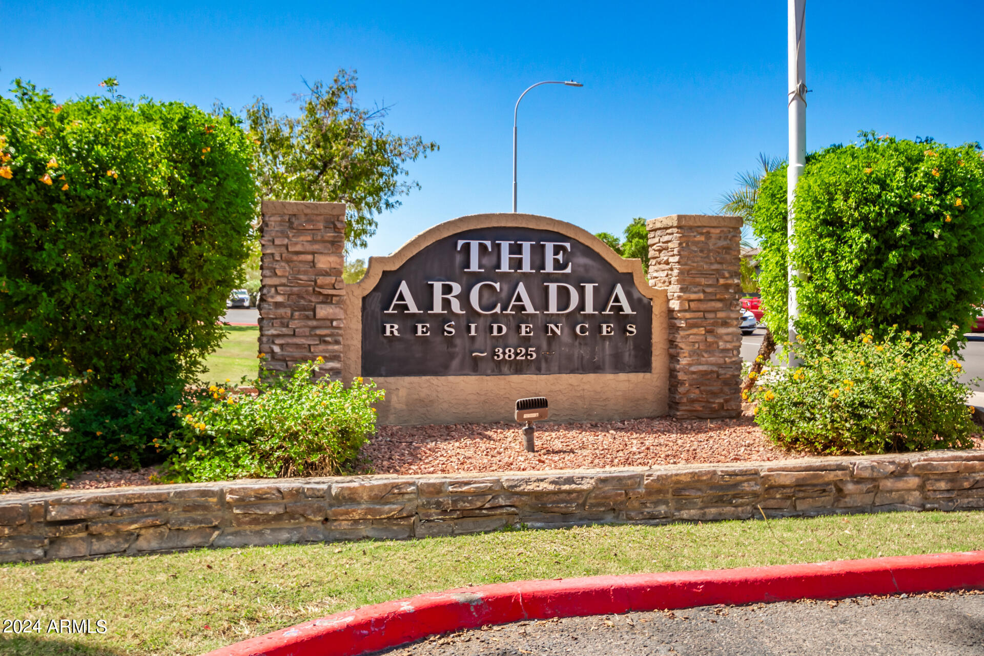 3825 East Camelback Road, Unit 157 Phoenix, AZ 85018 - Photo 3 of 22 04 - Camelback