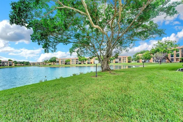 $200,000 | 5717 Coral Lake Drive, Unit 205, Pompano Beach, FL 33063
