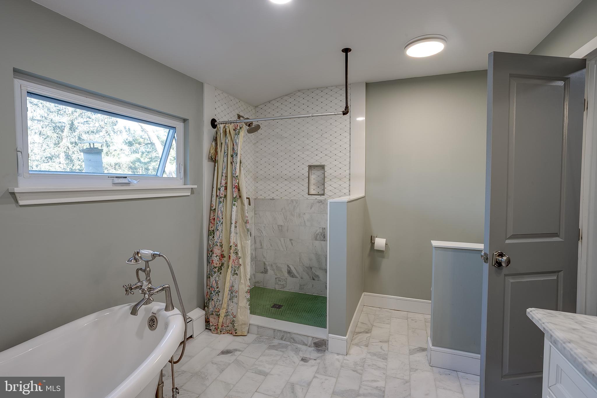 125 Union Mill Road Mount Laurel, NJ 08054 - Photo 32 of 45 Hallway Full Bathroom