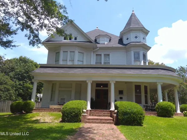 $359,500 | 207 East Percy Street, Indianola, MS 38751