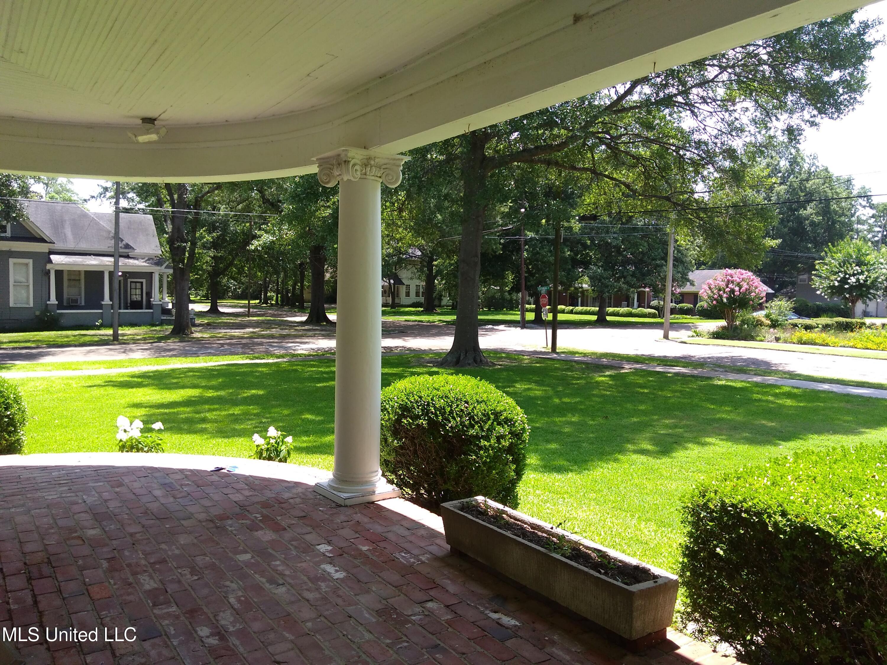 207 East Percy Street Indianola, MS 38751 - Photo 21 of 38 IMG_20250628_121552562