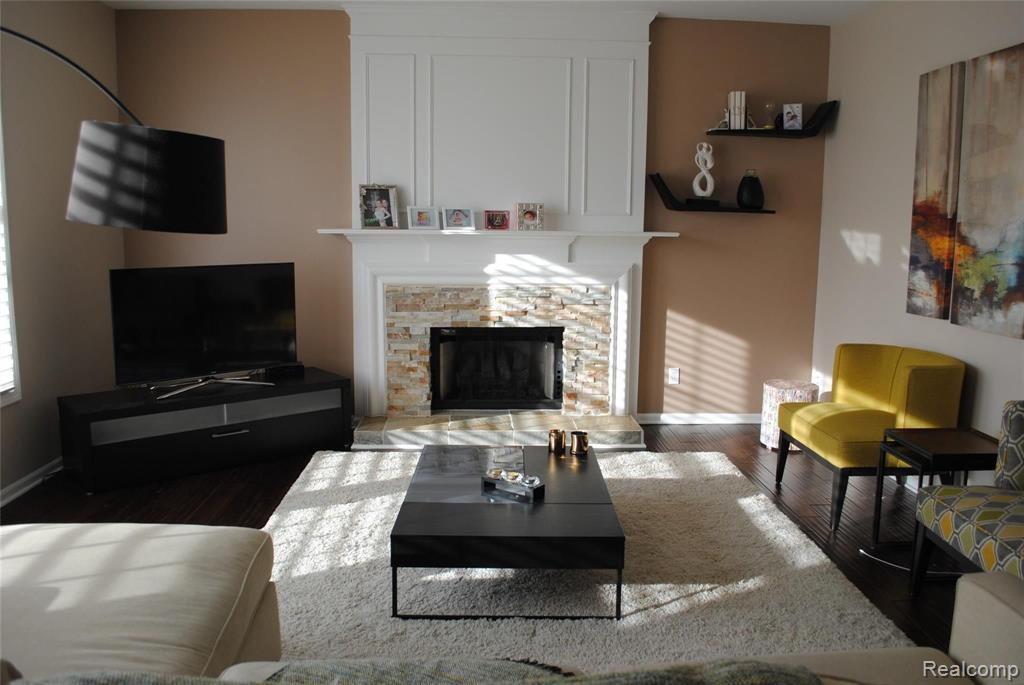 1962 Beaver Creek Drive Rochester, MI 48307 - Photo 2 of 25