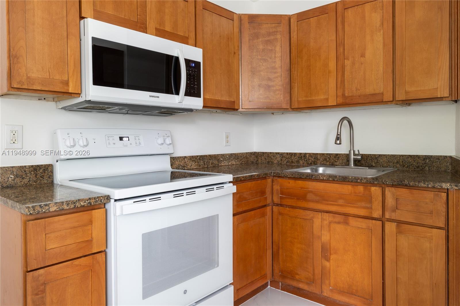 979 Southwest 10th Street, Unit 4 Miami, FL 33130 - Photo 1 of 21