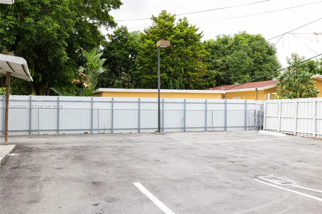 $1,850 | 979 Southwest 10th Street, Unit 4, Miami, FL 33130