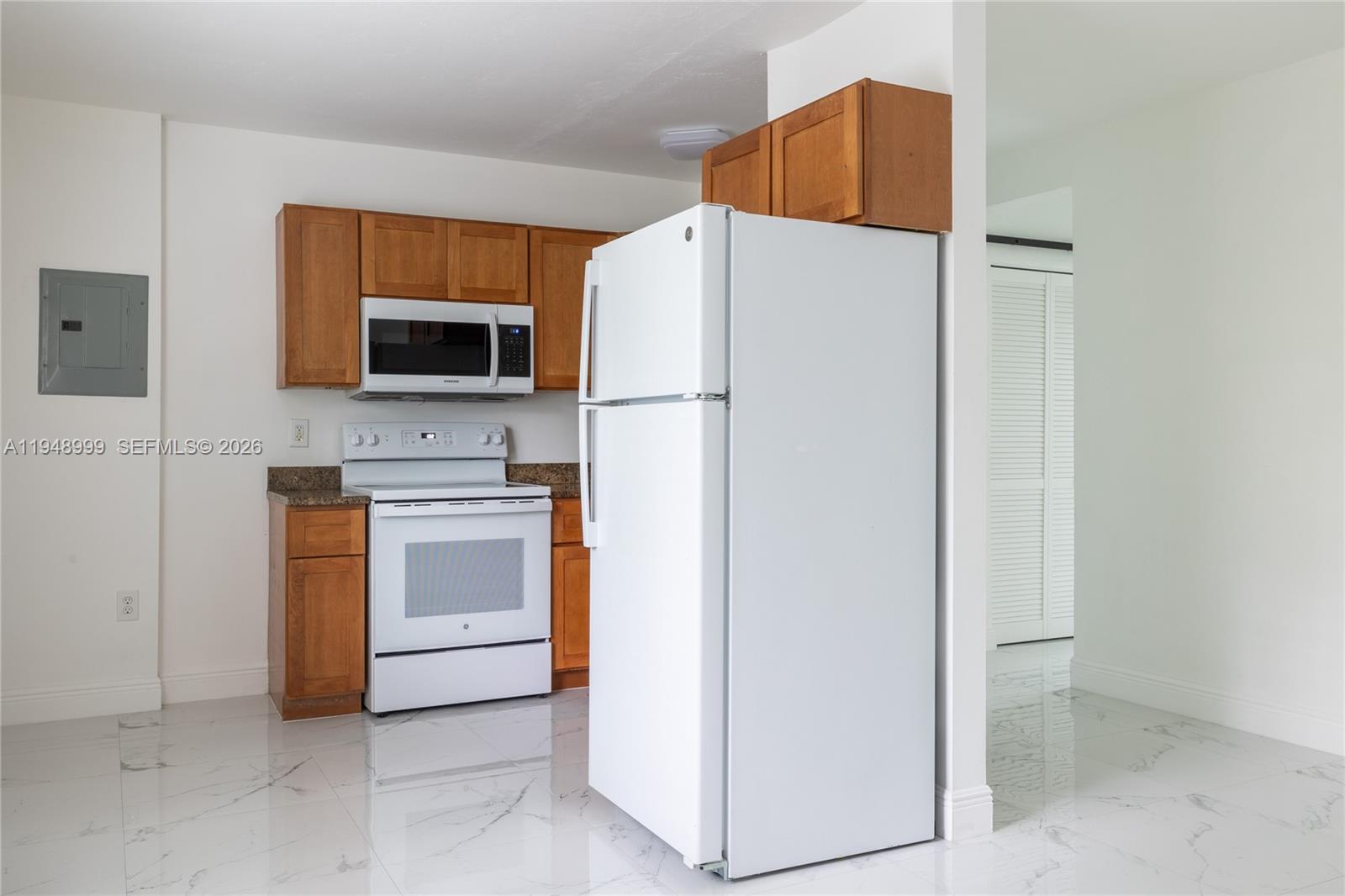 979 Southwest 10th Street, Unit 4 Miami, FL 33130 - Photo 3 of 21