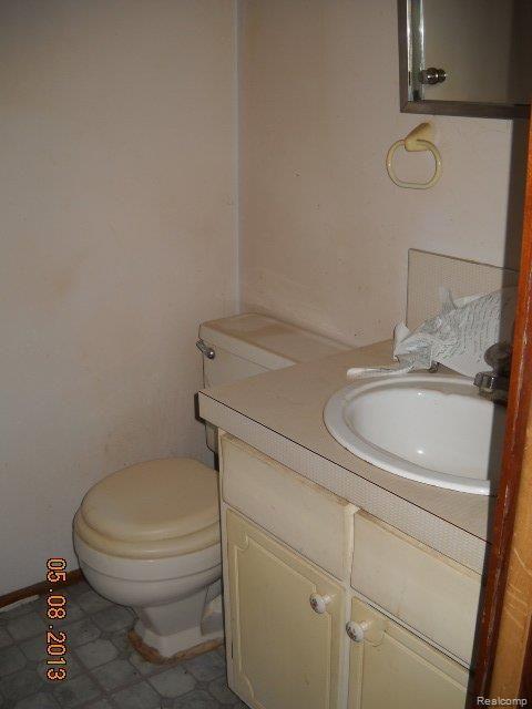 1420 Wheeler Road Allenton, MI 48002 - Photo 12 of 16 half bath.JPG