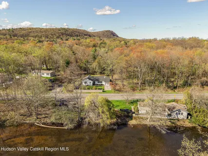 $569,000 | 674 Glasco Turnpike, Saugerties, NY 12477