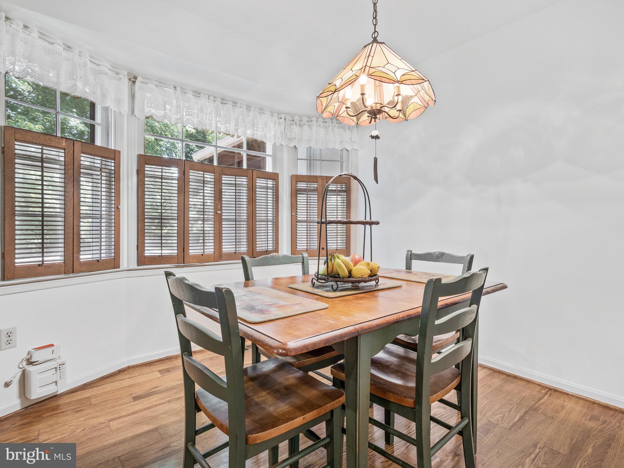 10167 Red Spruce Road Fairfax, VA 22032 - Photo 8 of 30 Breakfast Area