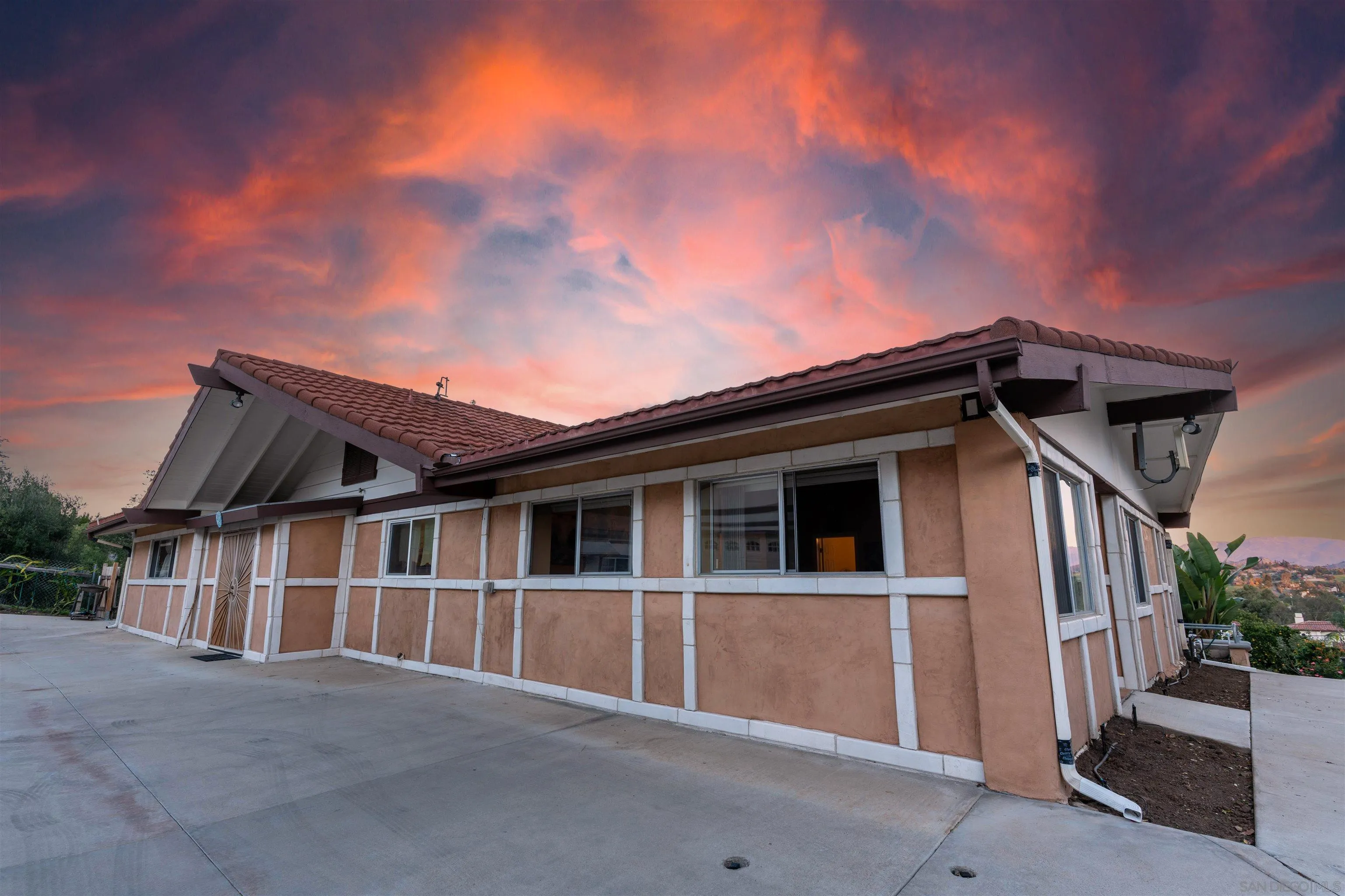 732 Hamilton Lane Fallbrook, CA 92028 - Photo 8 of 54