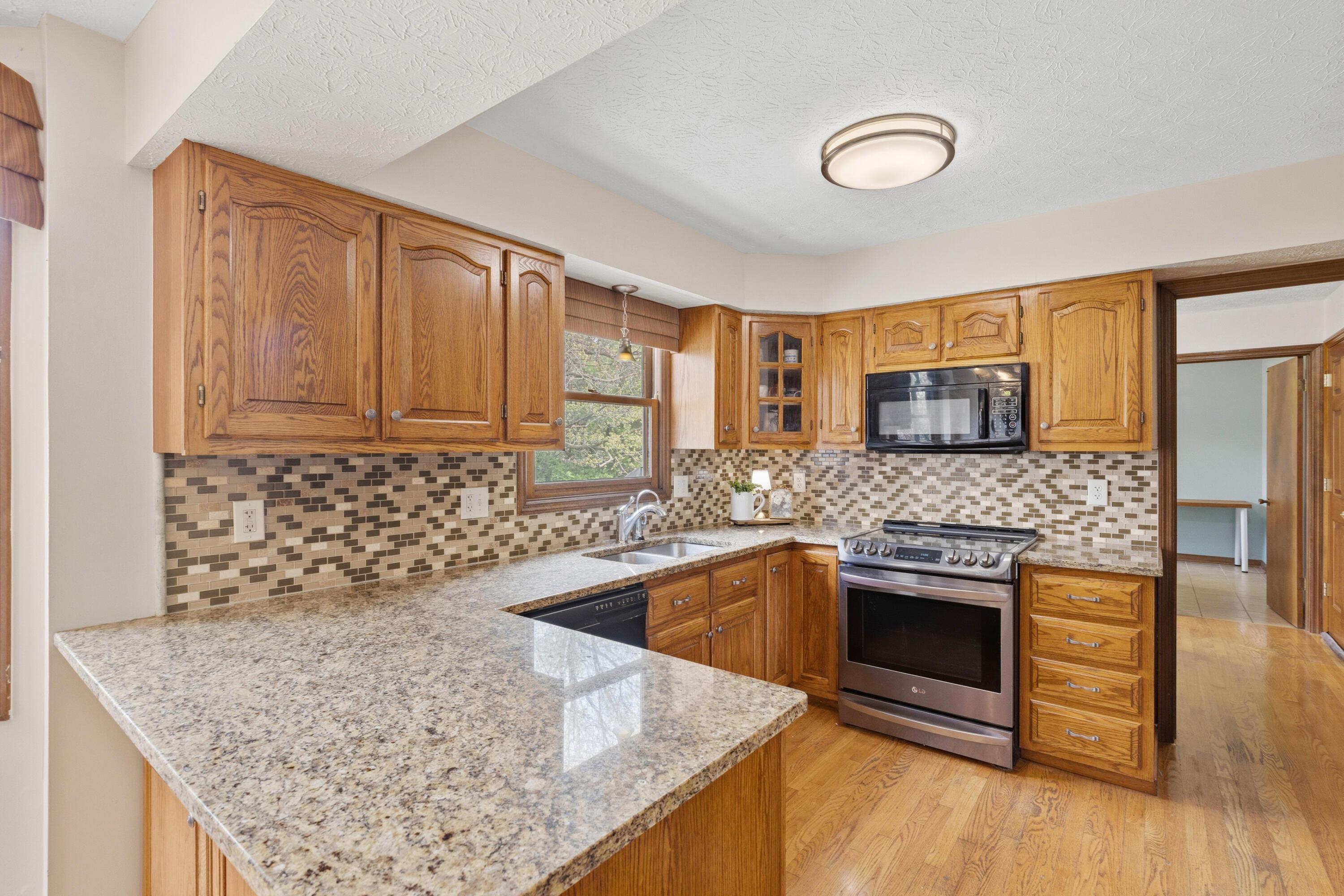 250 Devon Road Delaware, OH 43015 - Photo 10 of 65 AF1A0375