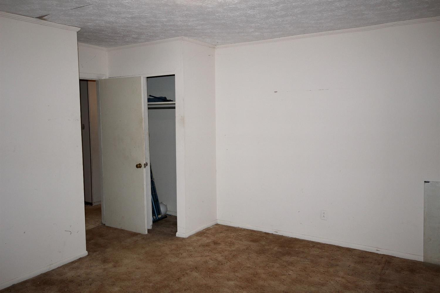 200 Woodlark Road Versailles, KY 40383 - Photo 31 of 45 Spacious Bedroom #1