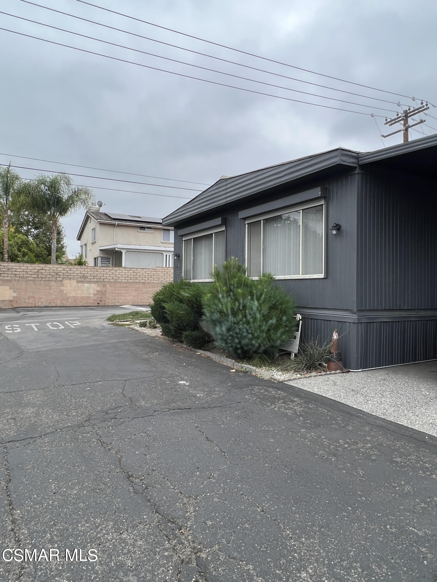1550 Rory Lane, Unit 83 Simi Valley, CA 93063 - Photo 3 of 50 a house with a outdoor space