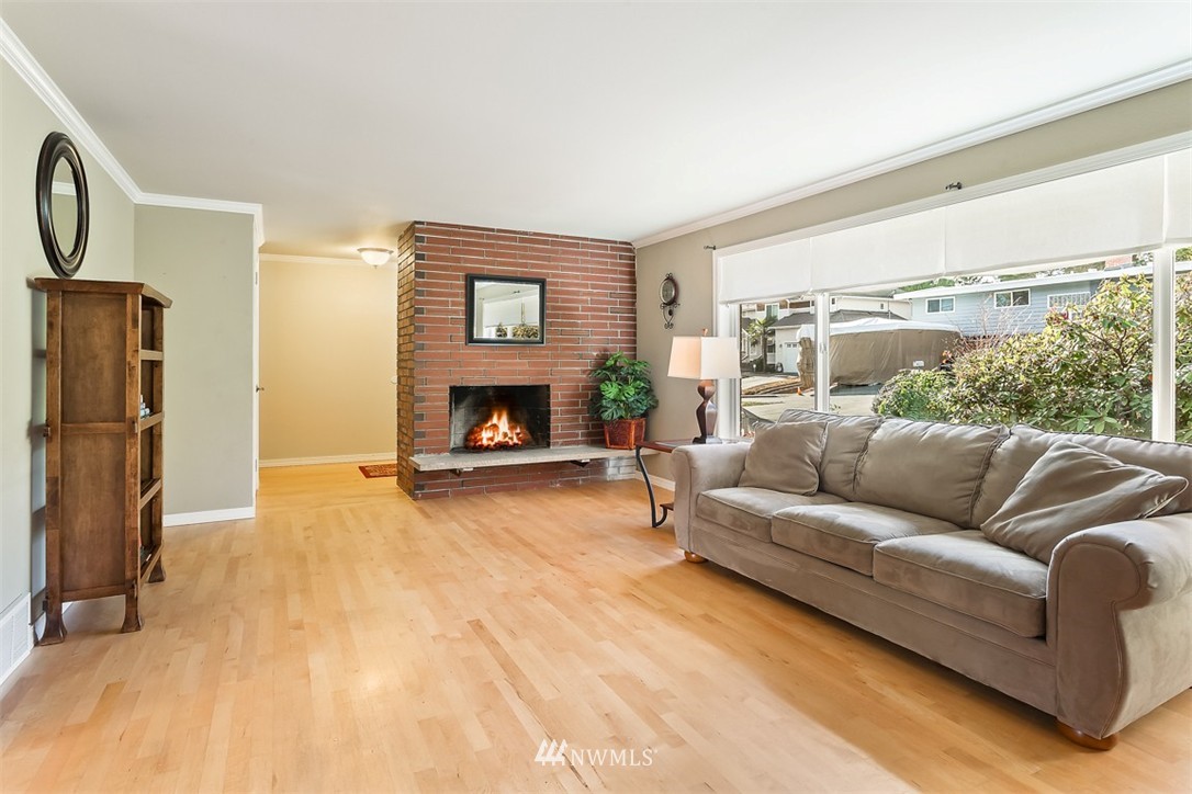 1908 Camas Avenue Northeast Renton, WA 98056 - Photo 4 of 25