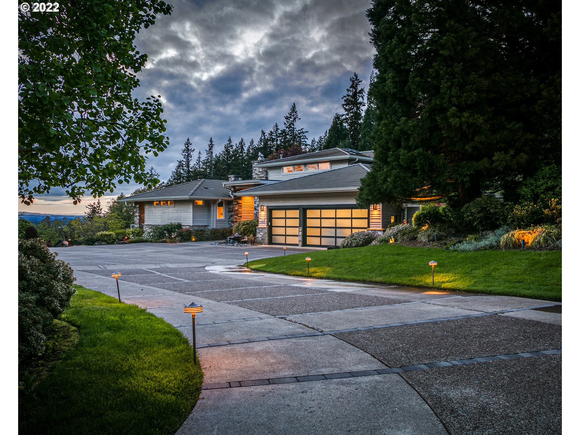 999 Southwest Hoffman Road West Linn, OR 97068 - Photo 1 of 32 Gallery Image 1