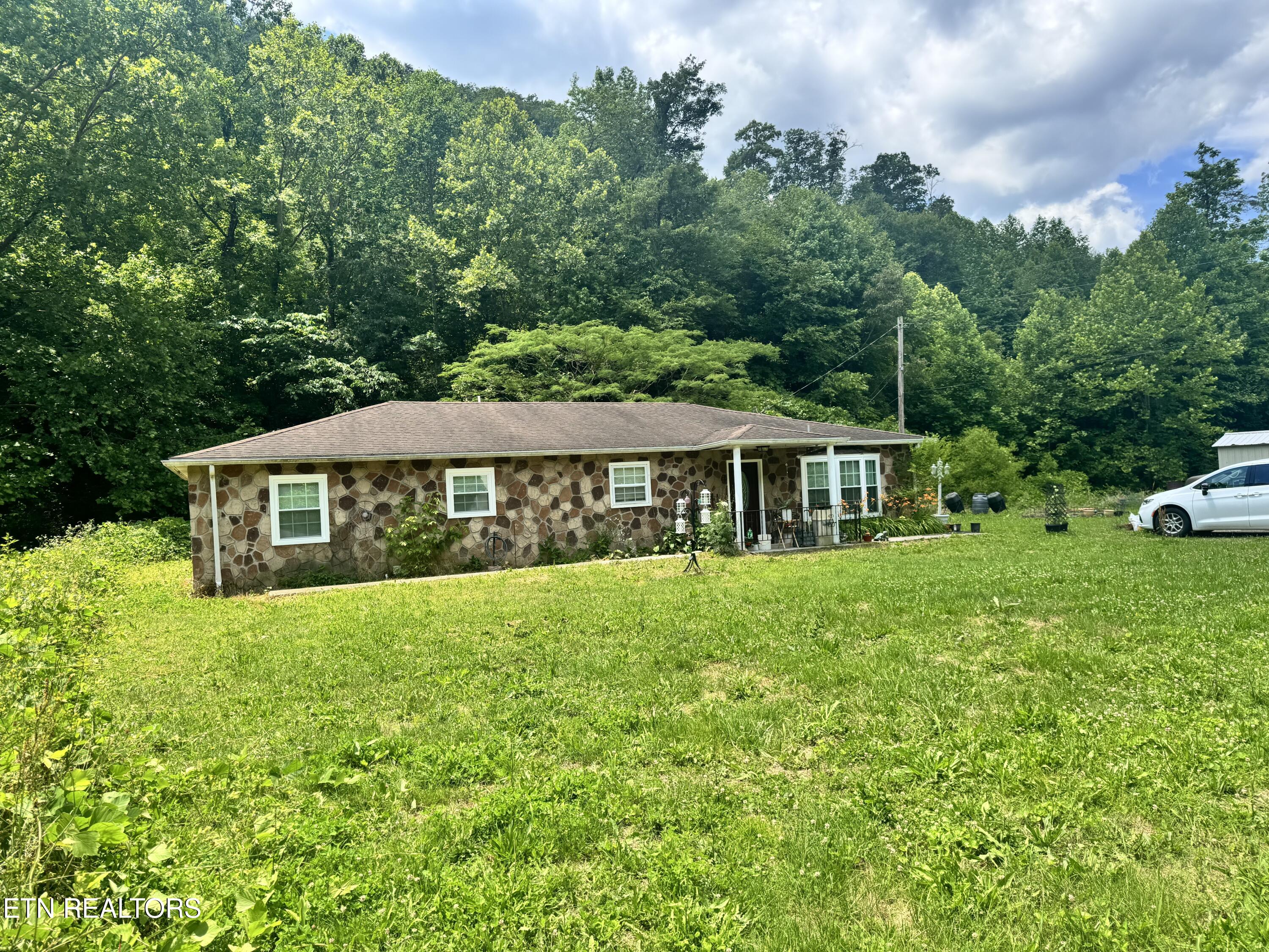 955 Rock Haven Road Bean Station, TN 37708 - Photo 3 of 23 Front of House
