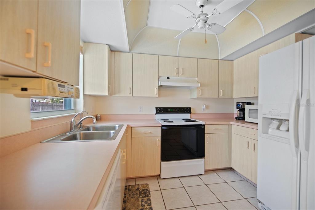 1148 Royal Road Venice, FL 34293 - Photo 8 of 56 Gallery Image 8