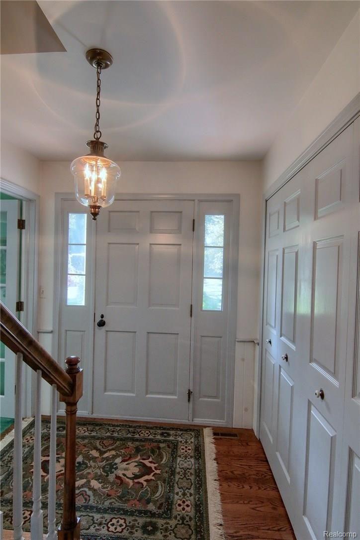 35750 Ash Road New Boston, MI 48164 - Photo 3 of 27 Foyer.jpg