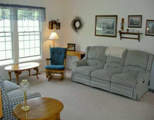 176 Brehm Road Washington, PA 15301 - Photo 3 of 8 Living Room.