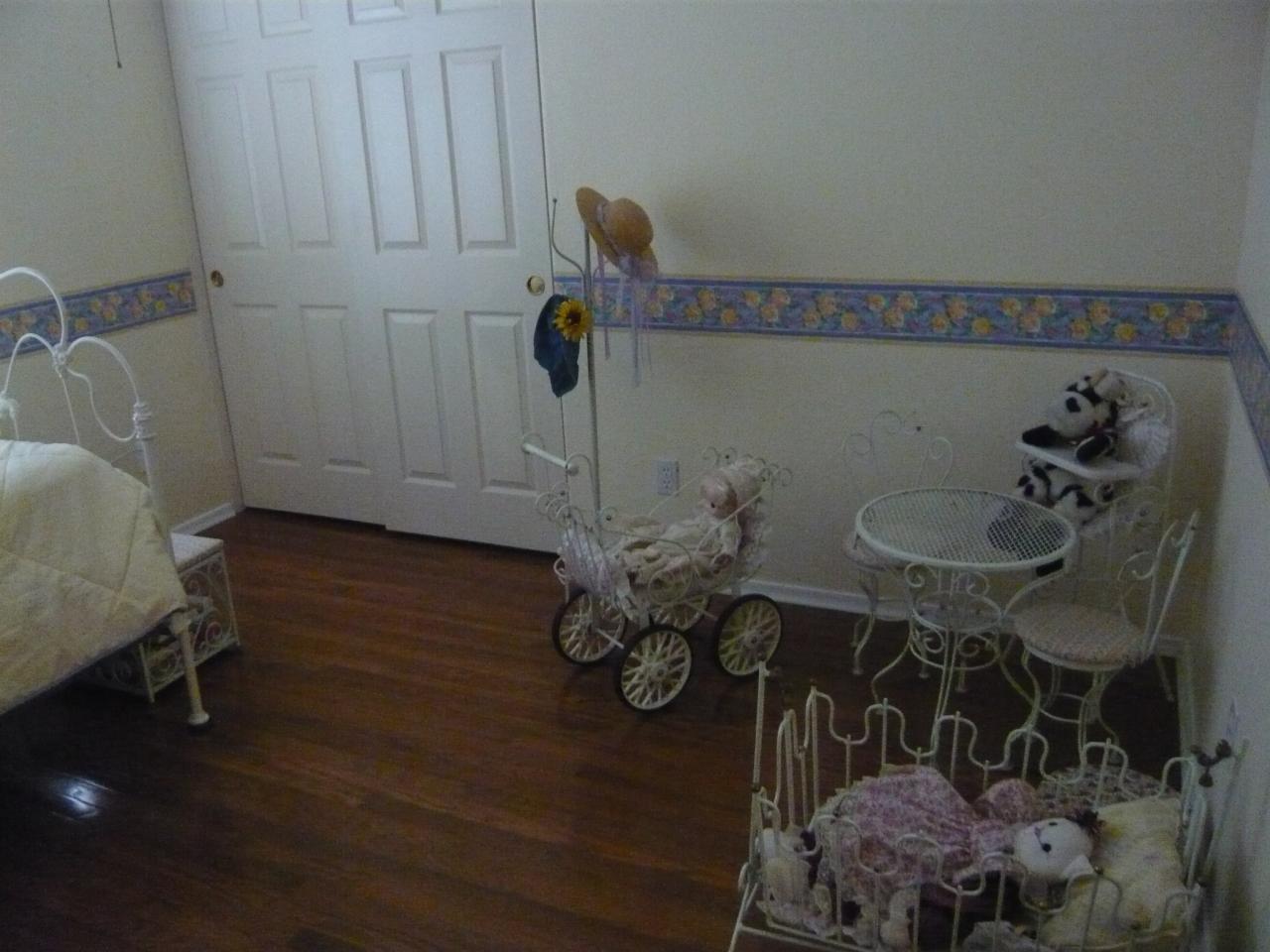 1902 East Carver Road Tempe, AZ 85284 - Photo 11 of 13 GUEST ROOM