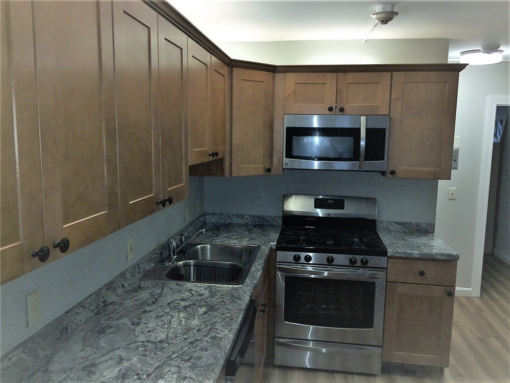 3940 Post Road, Unit B6 Warwick, RI 02886 - Photo 9 of 15 Gallery Image 9