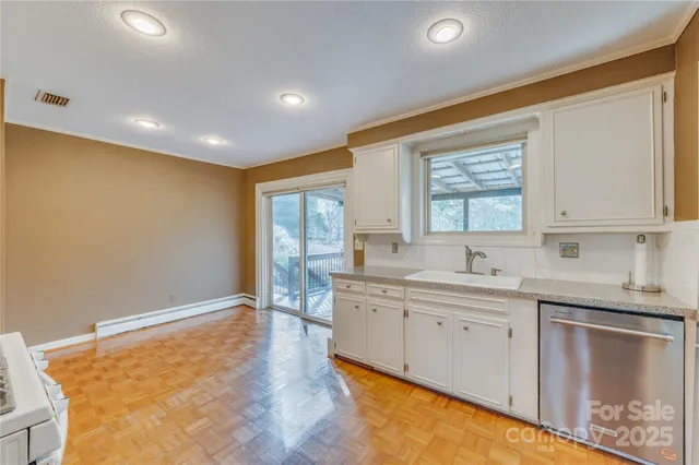 $525,000 | 111 Kinwood Street, Morganton, NC 28655