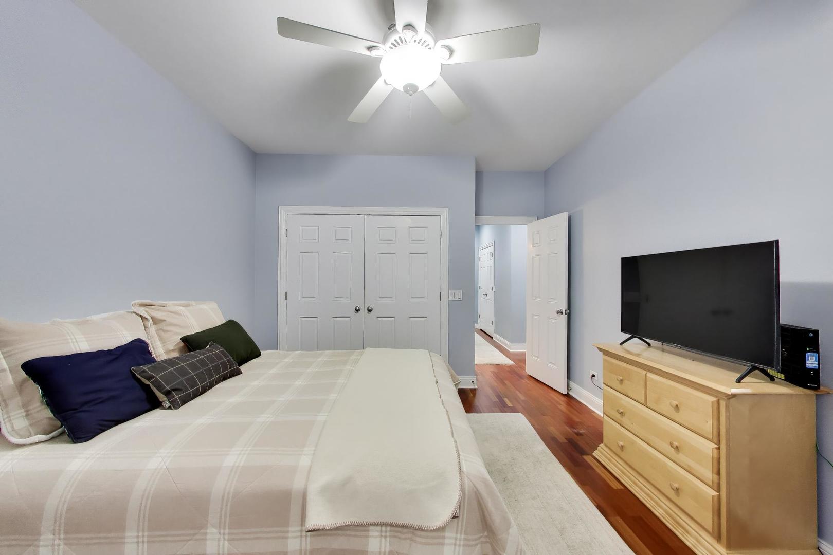 1908 West Irving Park Road, Unit 202 Chicago, IL 60613 - Photo 22 of 34 Gallery Image 22