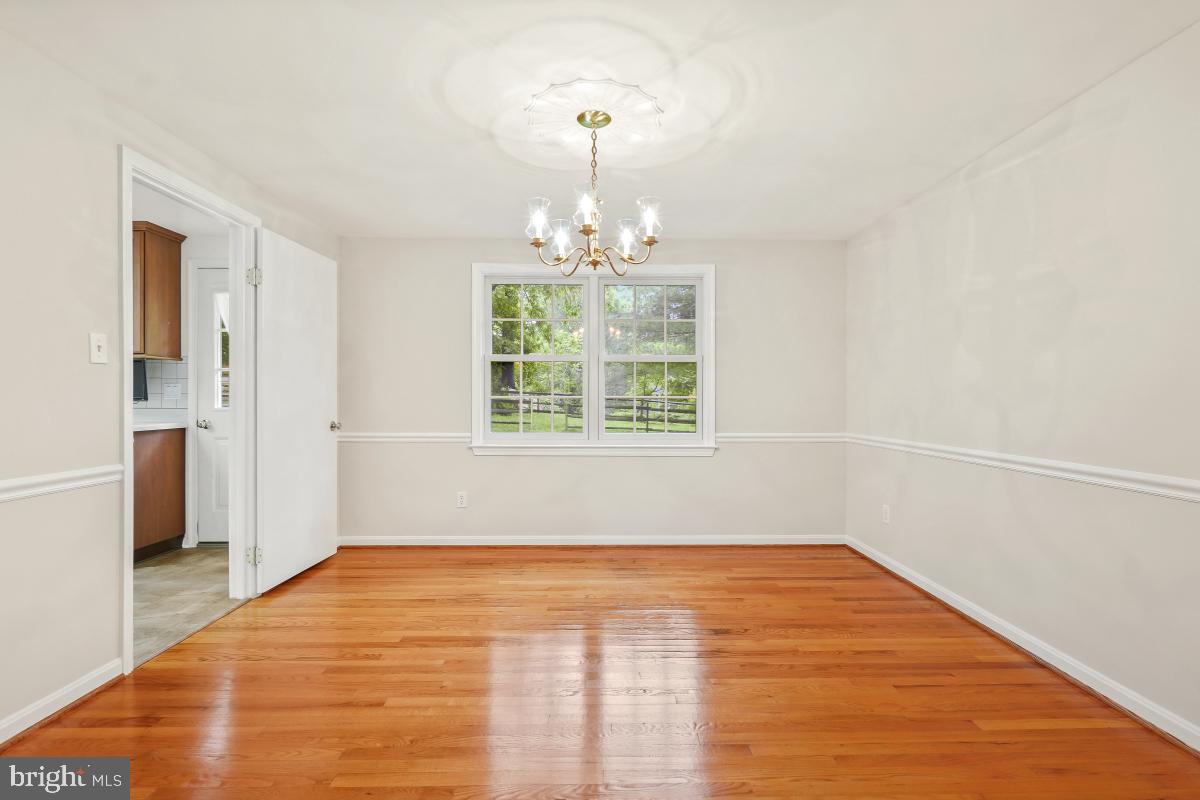 10620 Seneca Ridge Drive Gaithersburg, MD 20886 - Photo 12 of 53 Dining Room
