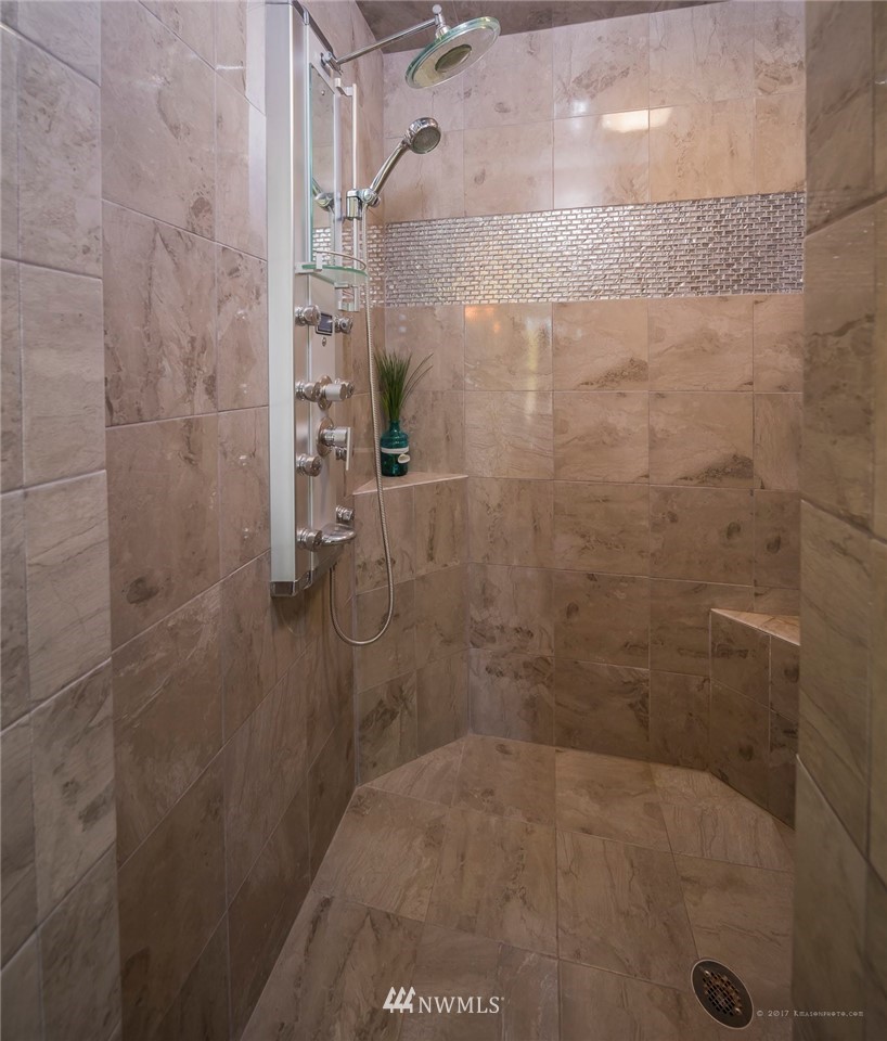 7215 Lower Ridge Road Everett, WA 98203 - Photo 12 of 25