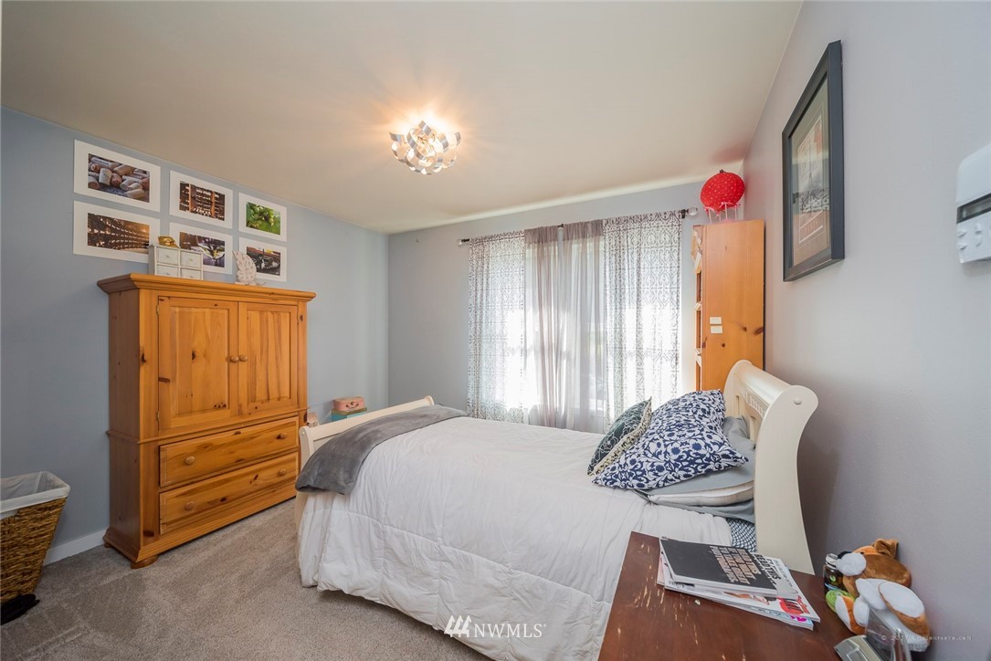 7215 Lower Ridge Road Everett, WA 98203 - Photo 18 of 25