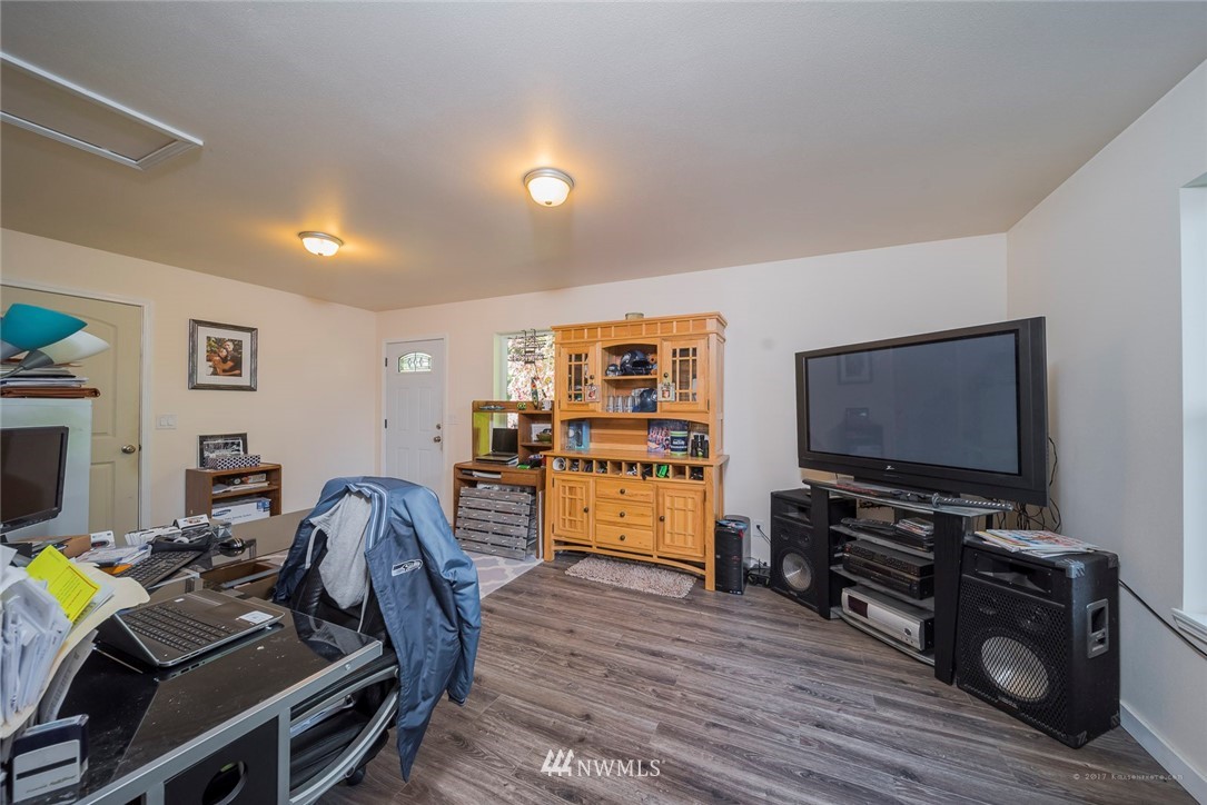 7215 Lower Ridge Road Everett, WA 98203 - Photo 23 of 25