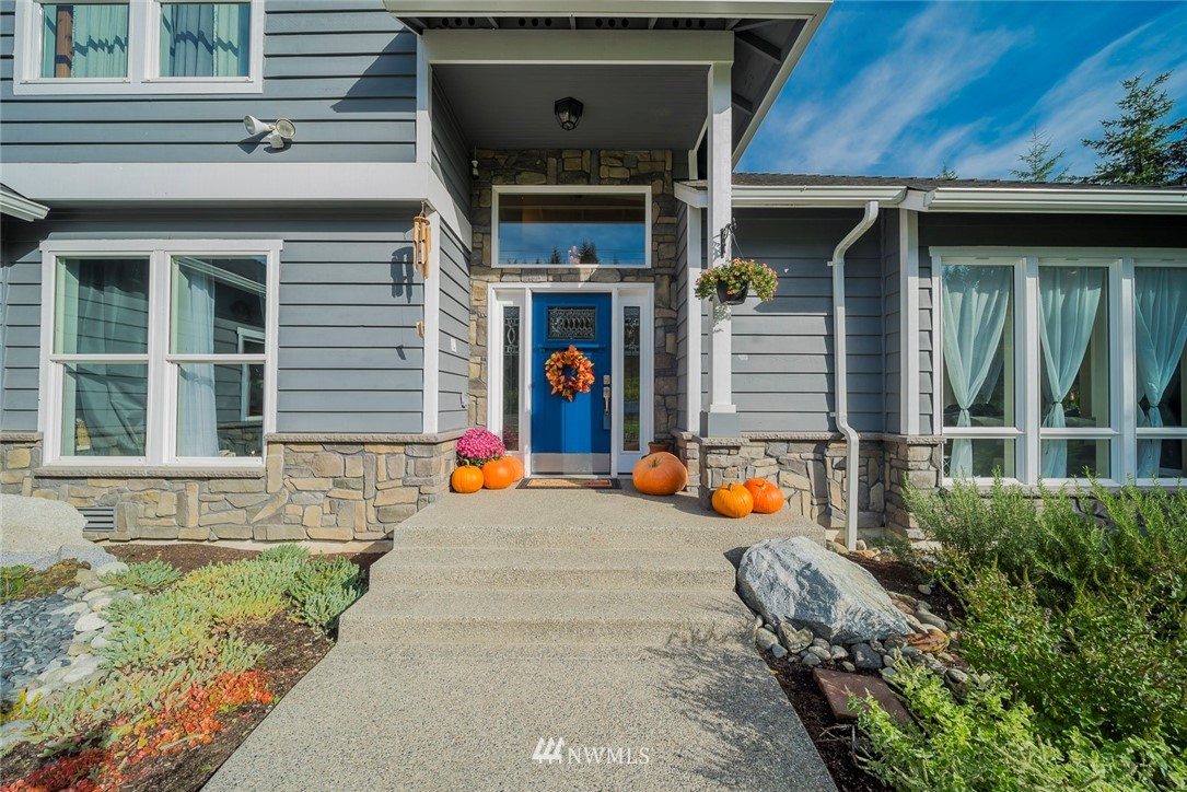 7215 Lower Ridge Road Everett, WA 98203 - Photo 4 of 25