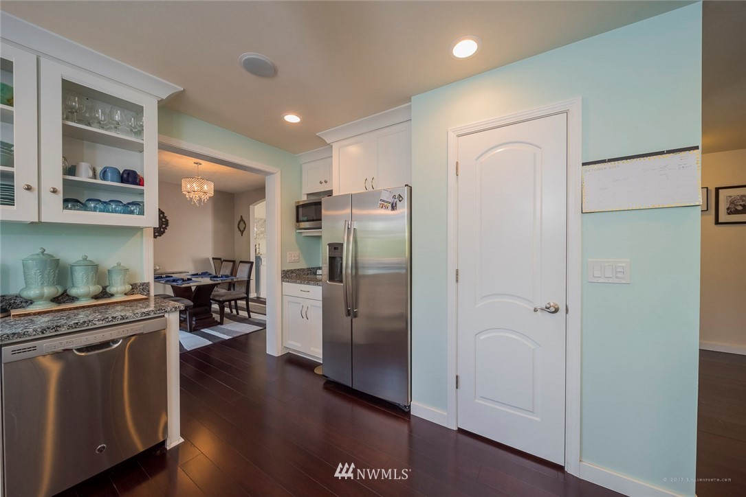 7215 Lower Ridge Road Everett, WA 98203 - Photo 6 of 25
