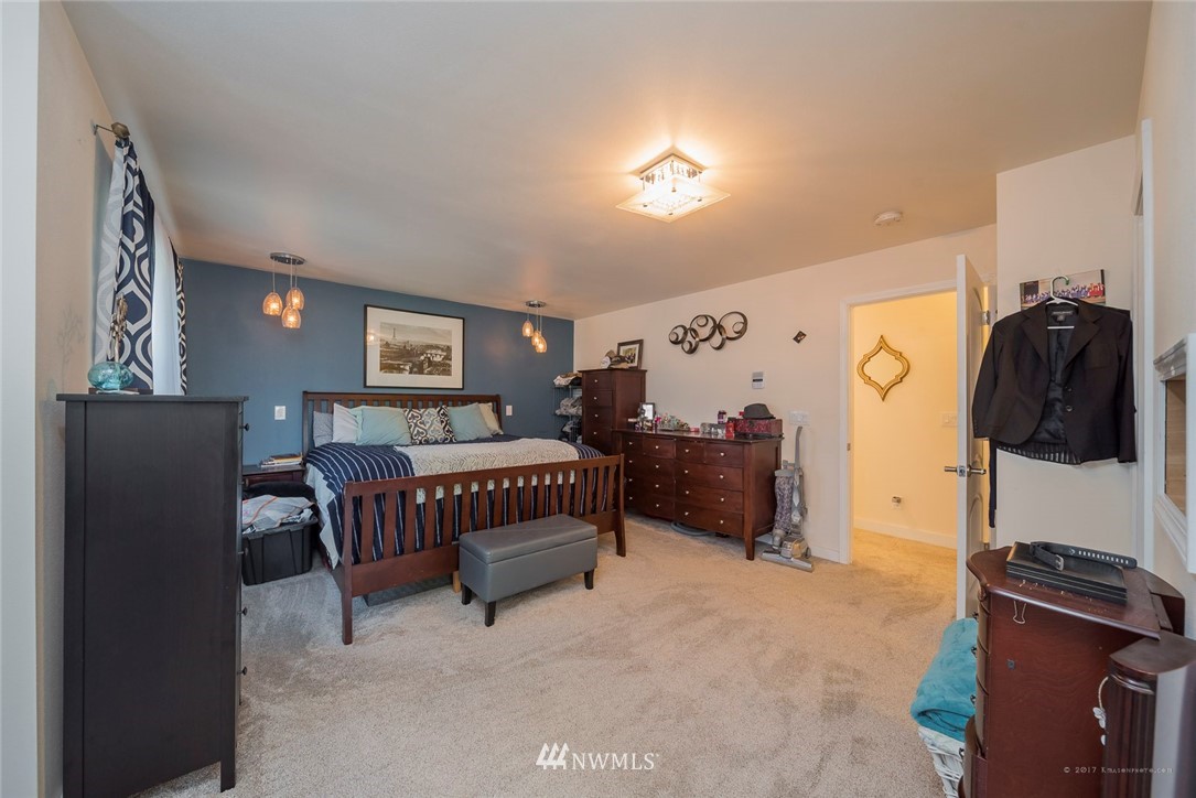 7215 Lower Ridge Road Everett, WA 98203 - Photo 9 of 25