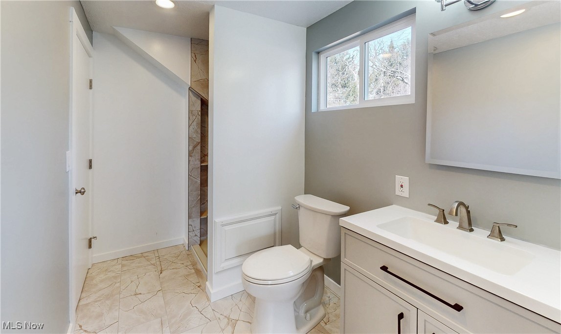3318 Hearthstone Road Cleveland, OH 44134 - Photo 21 of 35 Full bath with a shower on the second floor