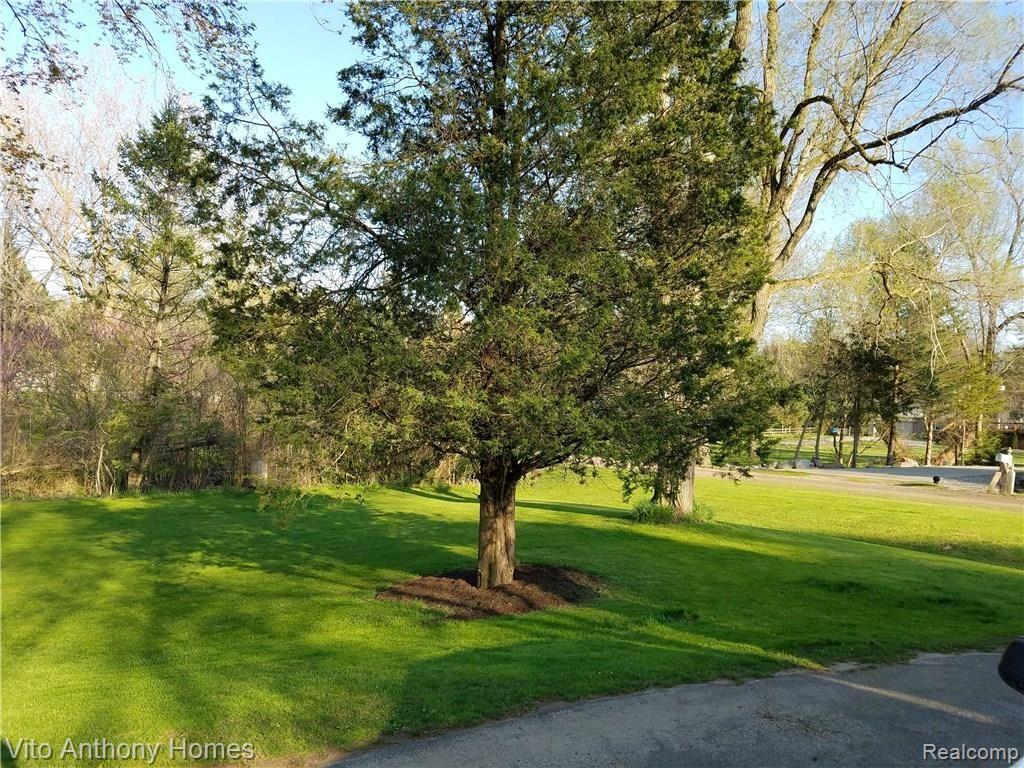 274 Whims Court Rochester, MI 48306 - Photo 26 of 33 Outside (6).jpg