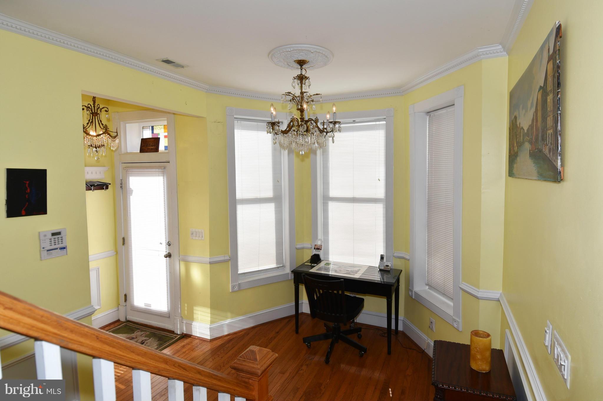 1016 G Street Southeast Washington, DC 20003 - Photo 7 of 30 Living Room
