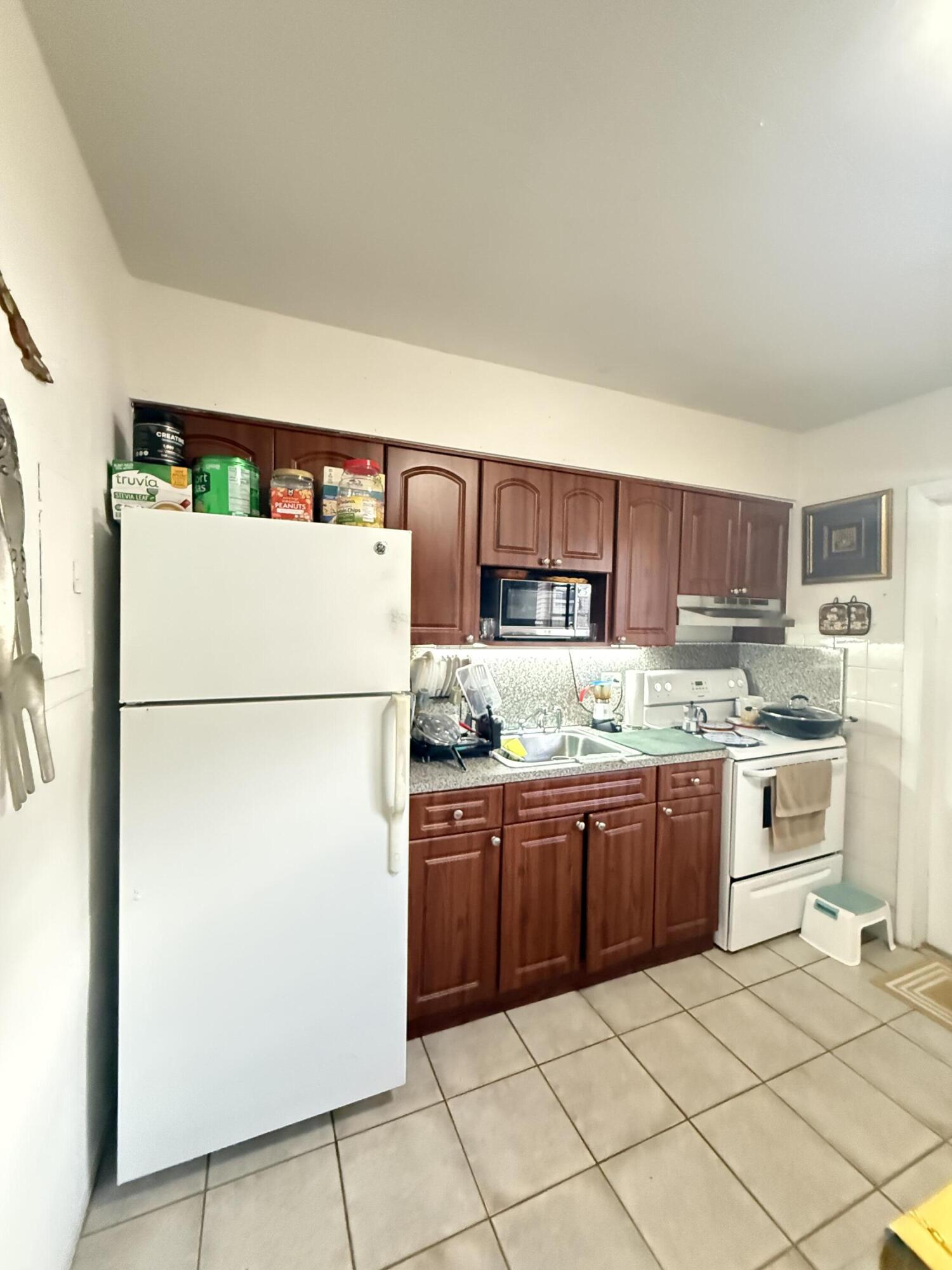 250 Southwest 76th Court Miami, FL 33144 - Photo 10 of 21 IMG_9187