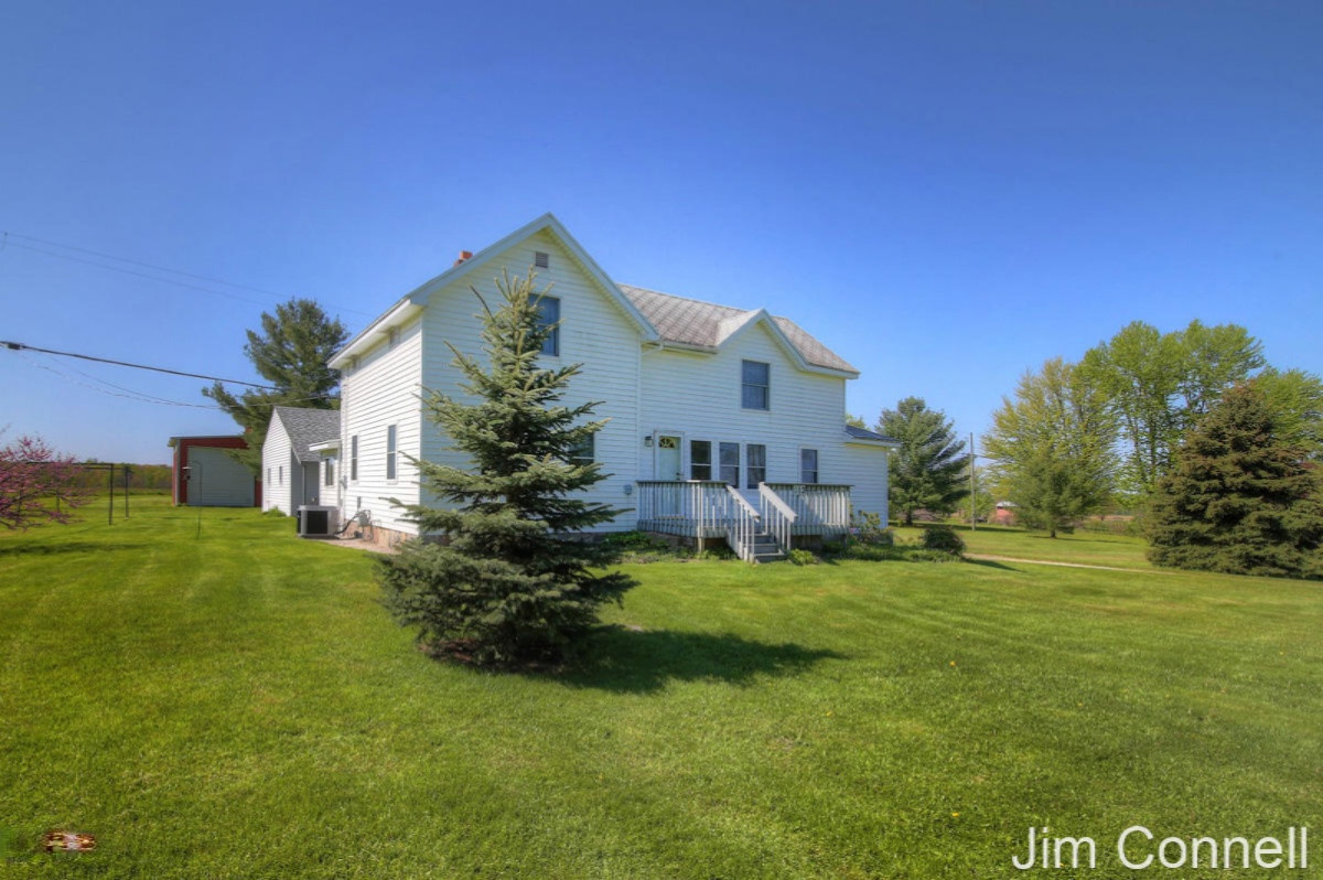 110 13 Mile Road Northeast Sparta, MI 49345 - Photo 2 of 36 IMG_3768
