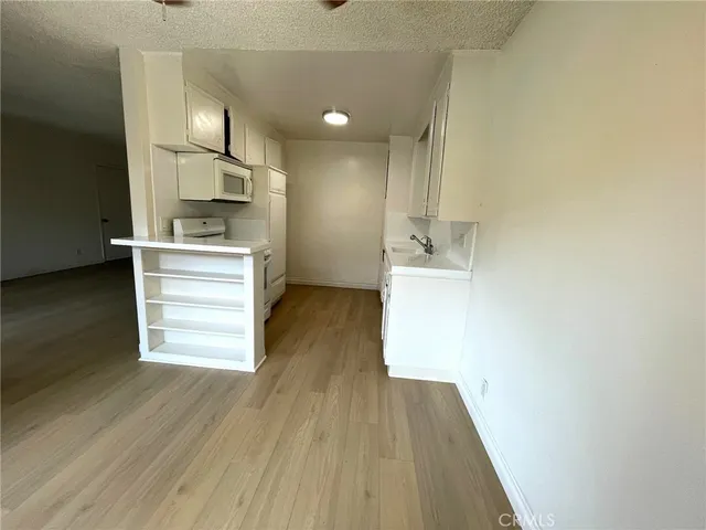 $2,250 | 5167 Yarmouth Avenue, Unit 5, Encino, CA 91316