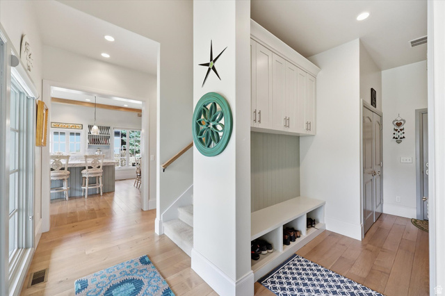 930 Price Farm Court Midway, UT 84049 - Photo 20 of 42 Mudroom with recessed lighting