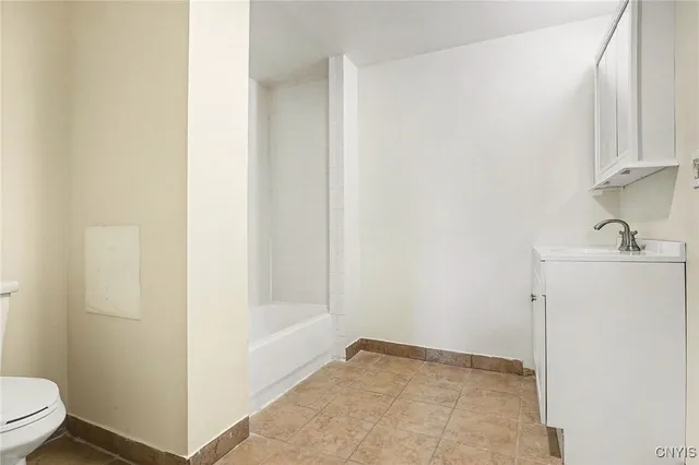 $1,900 | 302 Kellogg Street, Unit 2, Syracuse, NY 13204