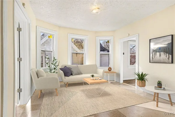 $1,900 | 302 Kellogg Street, Unit 2, Syracuse, NY 13204