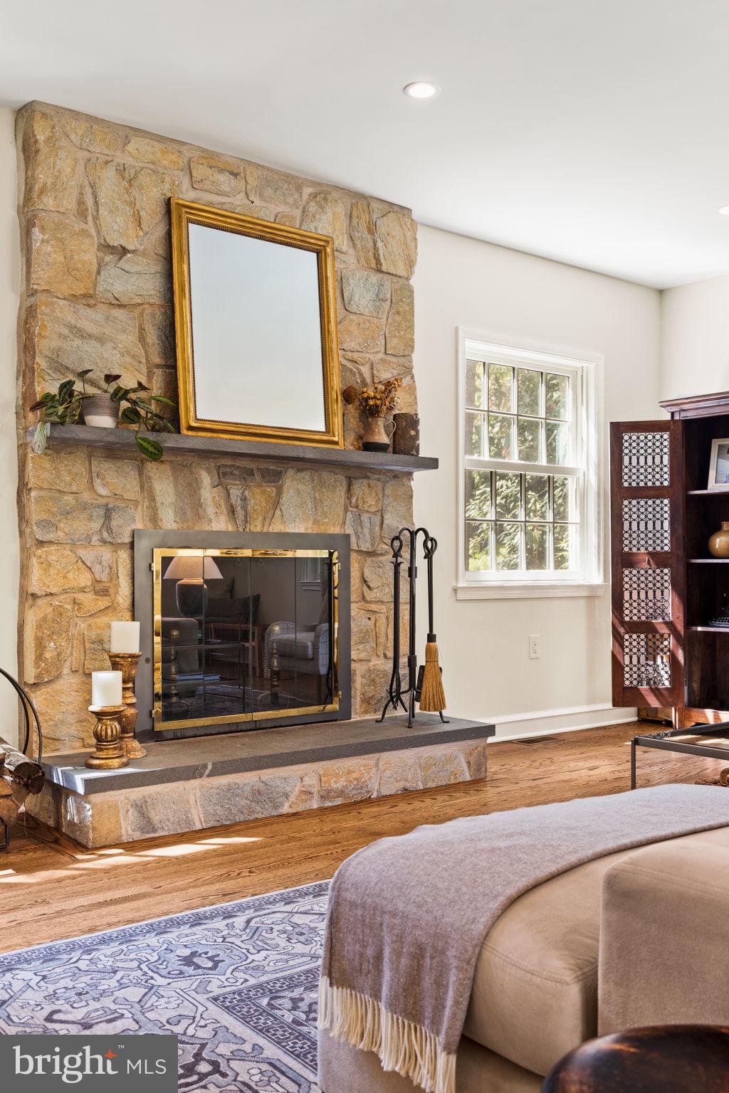 528 Custis Road Glenside, PA 19038 - Photo 14 of 60 Living Room