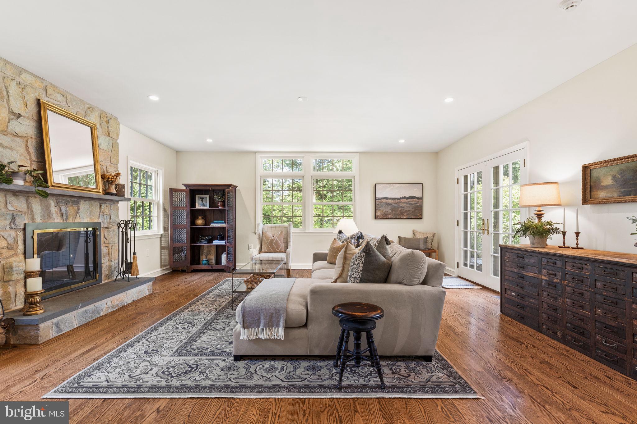 528 Custis Road Glenside, PA 19038 - Photo 3 of 60 Living Room