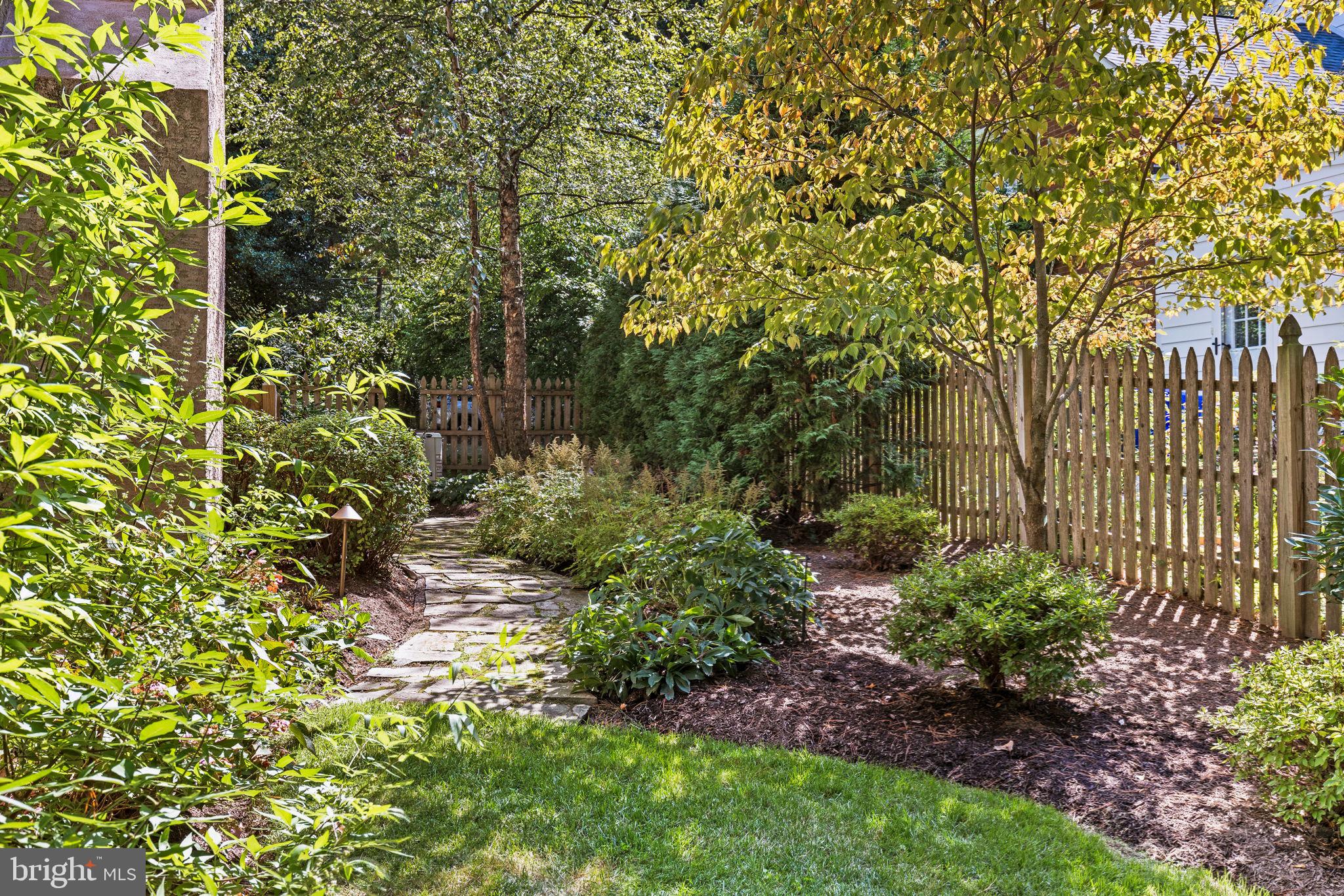 528 Custis Road Glenside, PA 19038 - Photo 48 of 60 Left Side