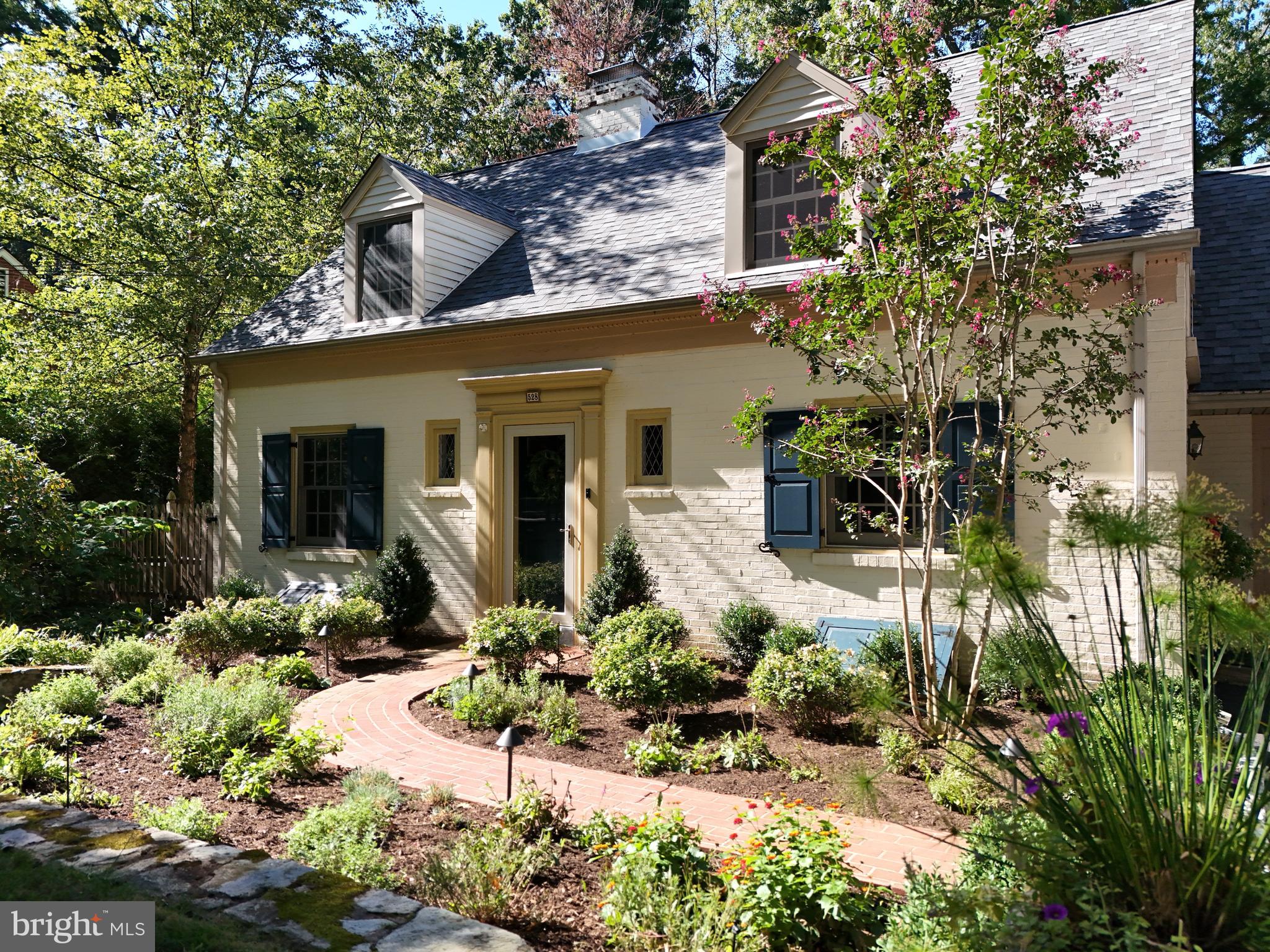 528 Custis Road Glenside, PA 19038 - Photo 56 of 60 Front Garden