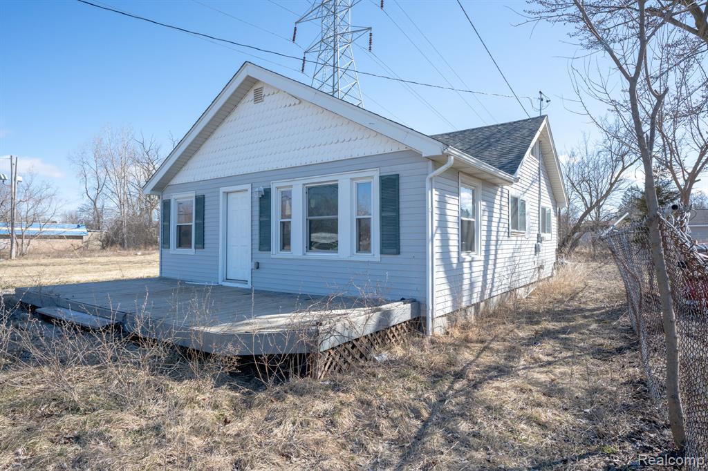 8508 North Saginaw Road Mount Morris, MI 48458 - Photo 2 of 22