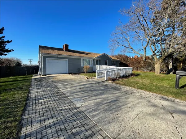 $3,300 | 9 Wilson Road, Middletown, RI 02842