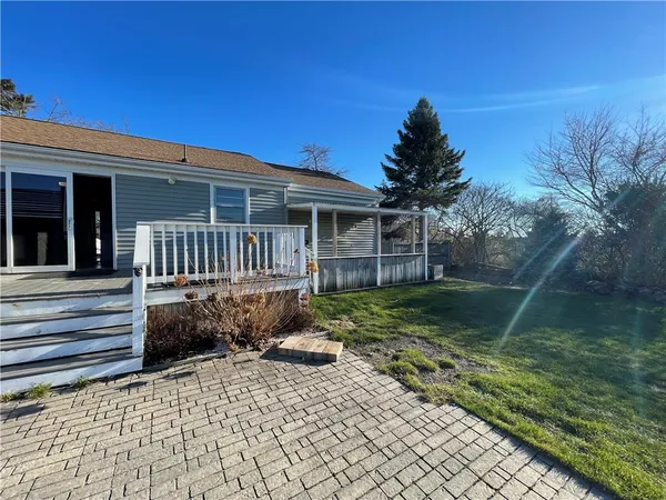 $3,300 | 9 Wilson Road, Middletown, RI 02842