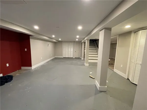 $3,300 | 9 Wilson Road, Middletown, RI 02842